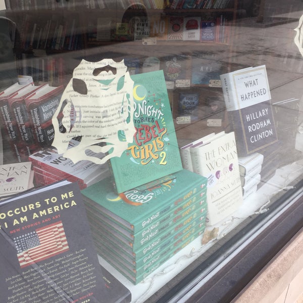 1/19/2018 tarihinde Charlee H.ziyaretçi tarafından The Astoria Bookshop'de çekilen fotoğraf