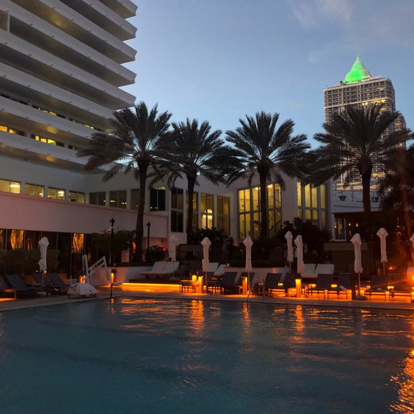 Снимок сделан в Eden Roc Resort Miami Beach пользователем Cynthia D. 10/25/2019