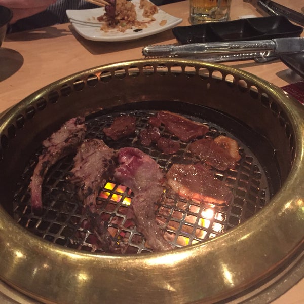 Das Foto wurde bei BarKogi Korean Restaurant &amp; Bar von Robert K. am 2/9/2017 aufgenommen