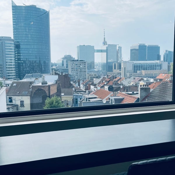 Foto diambil di Hotel nhow Brussels Bloom oleh Ƒαهد pada 5/5/2022