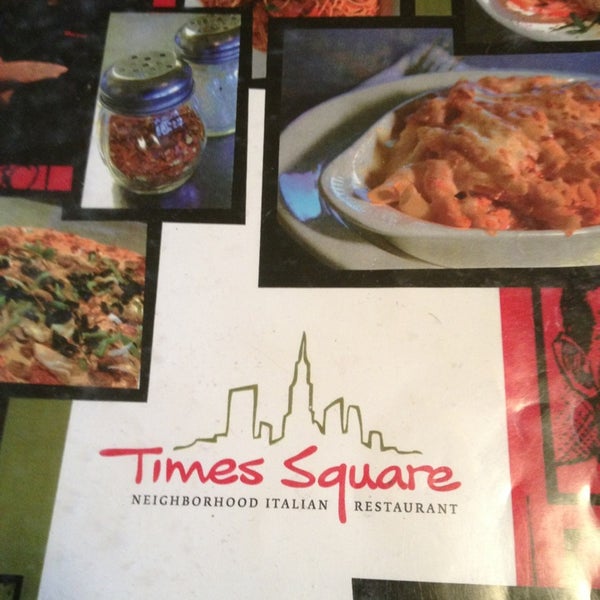 Photo prise au Times Square Neighborhood Italian Restaurant par Edward P. le2/28/2013