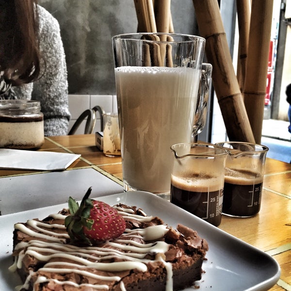 10/28/2015에 Burcu U.님이 Walter&#39;s Coffee Roastery에서 찍은 사진