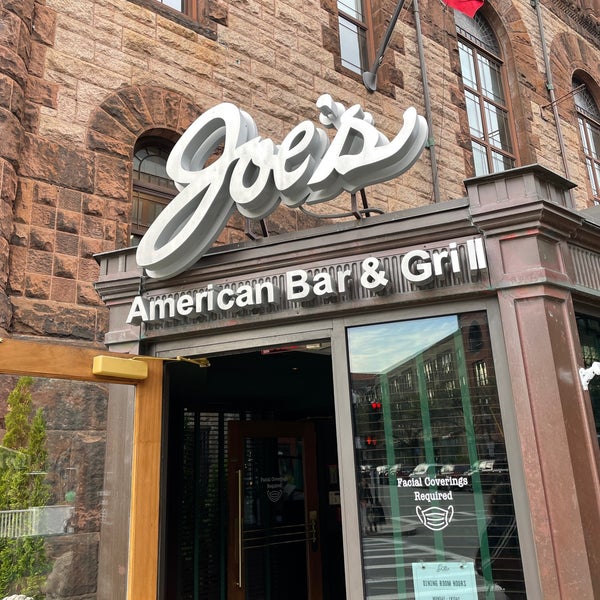 Foto tirada no(a) Joe&#39;s American Bar &amp; Grill por Amaury J. em 5/3/2021