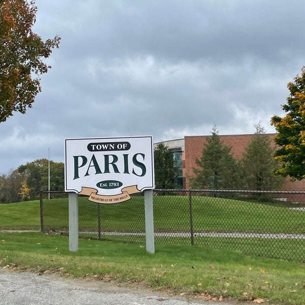 Photos at Town of Paris 179 visitors