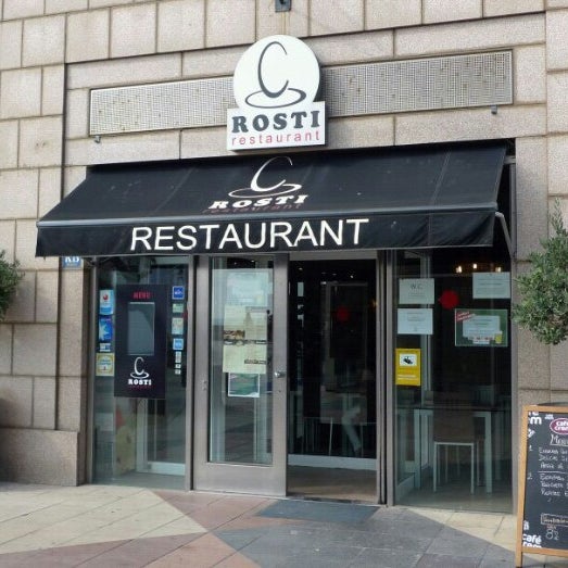 Foto tomada en Rosti Restaurant  por José G. el 11/20/2012