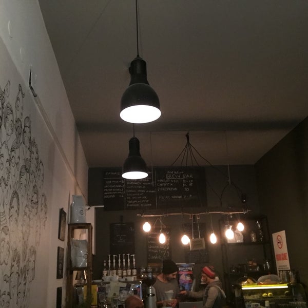 Foto tirada no(a) Crop Coffee Shop por Yigit D. em 10/28/2016