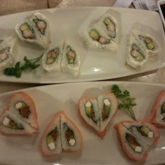 Снимок сделан в Sushi Co пользователем Lissie C. 2/15/2013