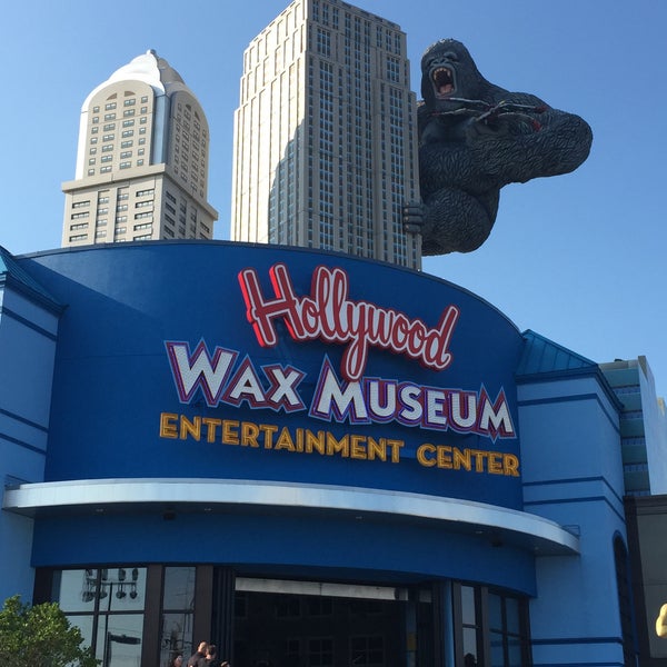 Photo taken at Hollywood Wax Museum Entertainment Center by Tyrone A. on 8/1/2015