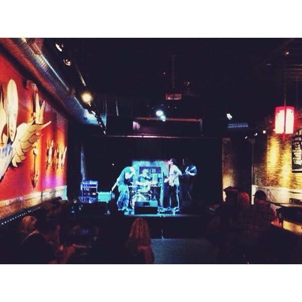 Foto tirada no(a) Czar Bar por Lindsay G. em 1/18/2014