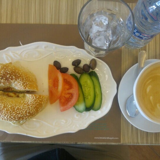 1/15/2016에 Salah S.님이 Bread and Bagels에서 찍은 사진