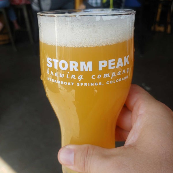 Foto tirada no(a) Storm Peak Brewing Company por Ryan M. em 9/6/2021