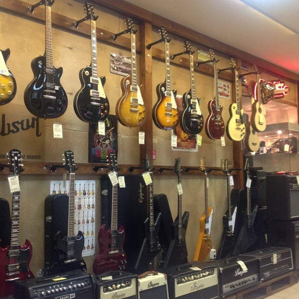 Photo taken at Gibson Shop by Andrey B. on 3/13/2013