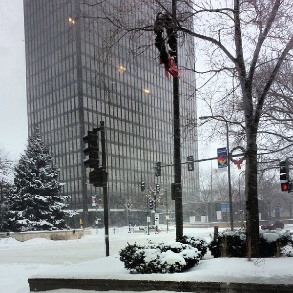 1/1/2014 tarihinde Photo L.ziyaretçi tarafından Downtown Evanston'de çekilen fotoğraf