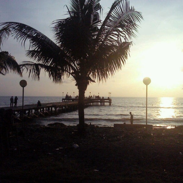 Photos At Pantai Akkarena Makassar Sulawesi Selatan