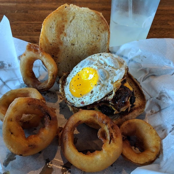 Foto diambil di The Flying Pig Burger Co oleh Business o. pada 10/28/2019