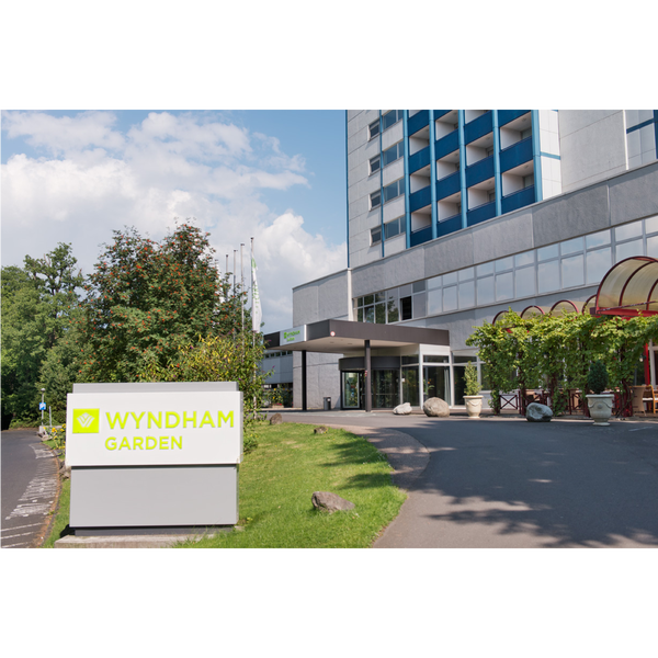 รูปภาพถ่ายที่ Wyndham Garden Lahnstein Koblenz โดย Business o. เมื่อ 6/22/2017