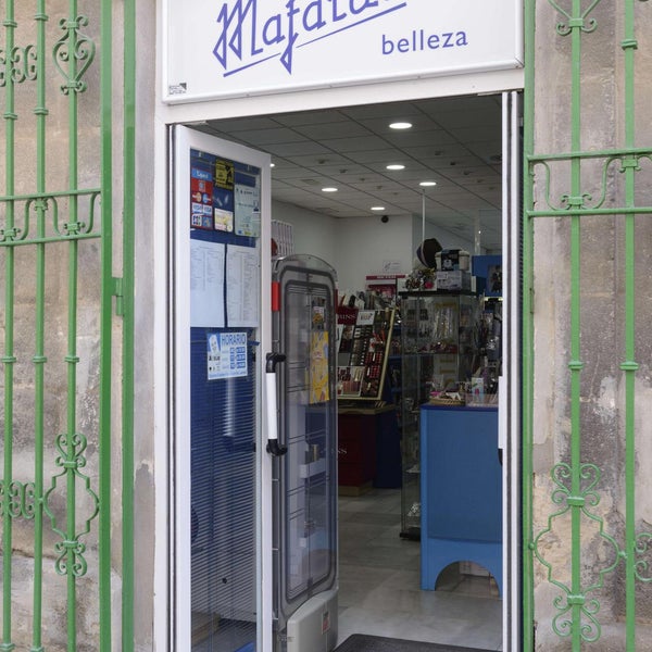 Photo taken at Mafalda Salón De Belleza by Business o. on 6/17/2020
