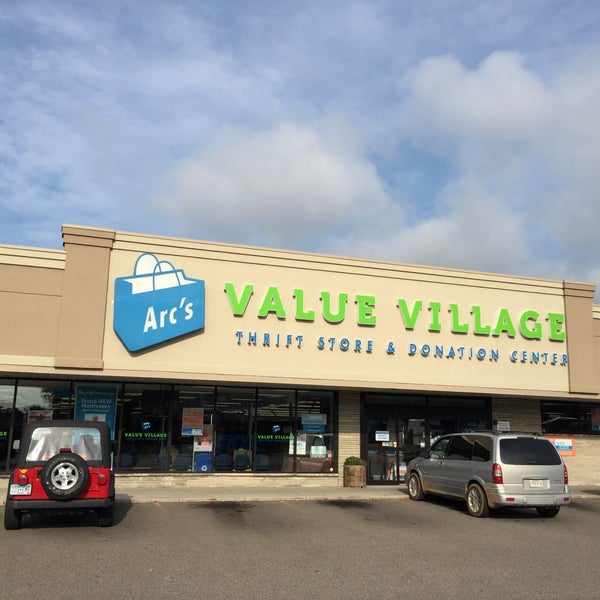 Photo taken at Arc&#39;s Value Village by Business o. on 9/19/2019