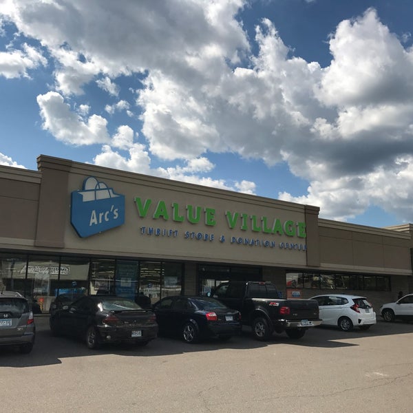 Foto tomada en Arc&#39;s Value Village  por Business o. el 9/19/2019