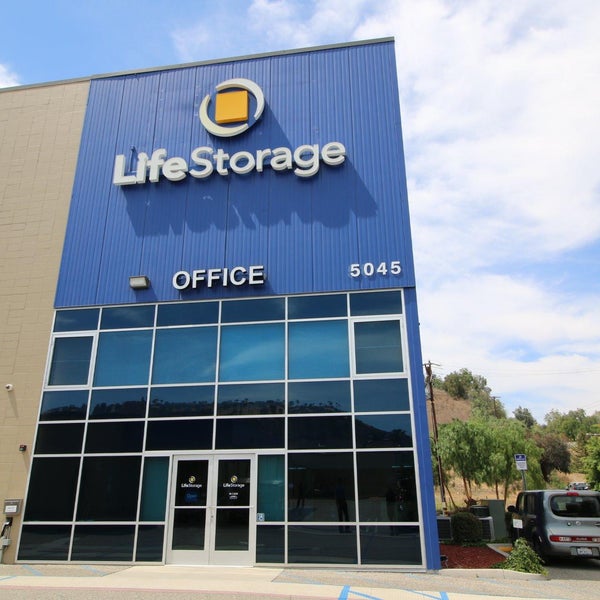 Foto tirada no(a) Life Storage por Business o. em 10/9/2019
