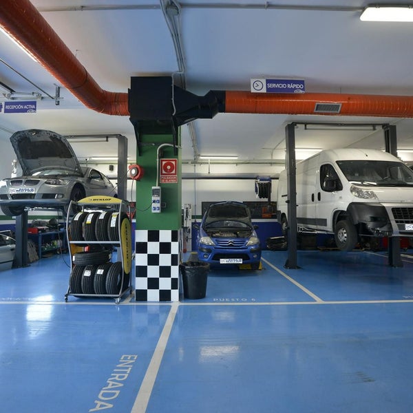 Foto tirada no(a) Garaje Motor por Business o. em 2/17/2020