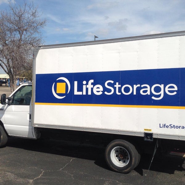 Life Storage Storage Facility in West Arlington