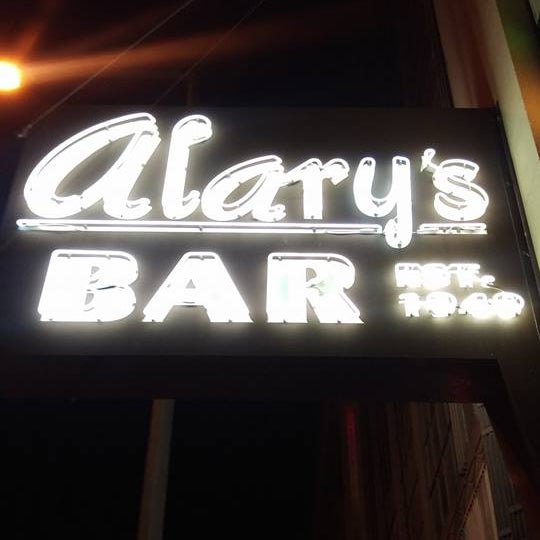 Foto tomada en Alary&#39;s Bar  por Business o. el 9/28/2019
