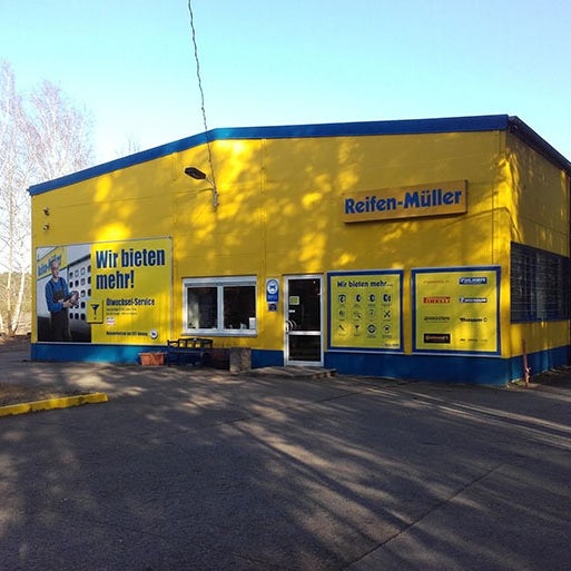 Photo taken at Reifen-Müller, Georg Müller GmbH &amp; Co.KG by Business o. on 6/5/2020