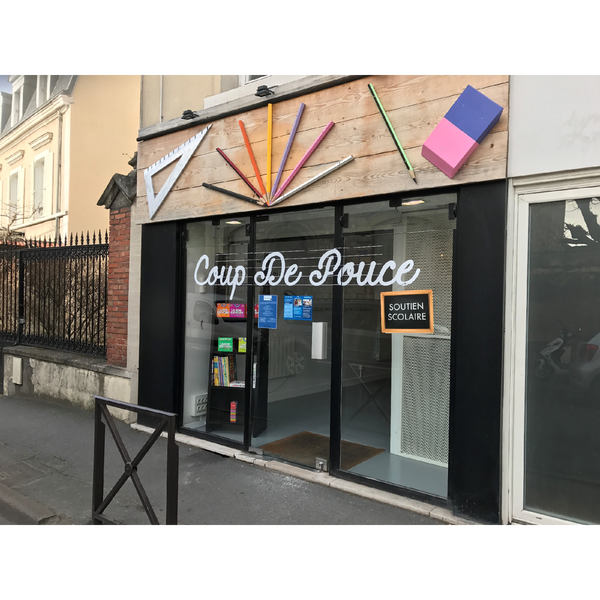 Le coup de pouce. Le coup de pouce