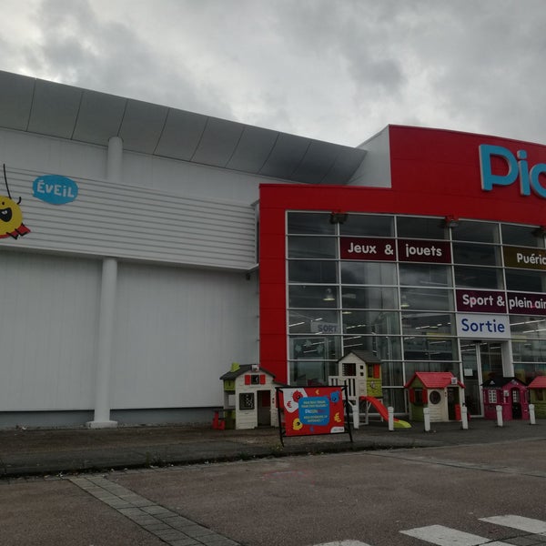 Toys R Us Babies R Us Rouen Rue De L Ile Sainte Catherine
