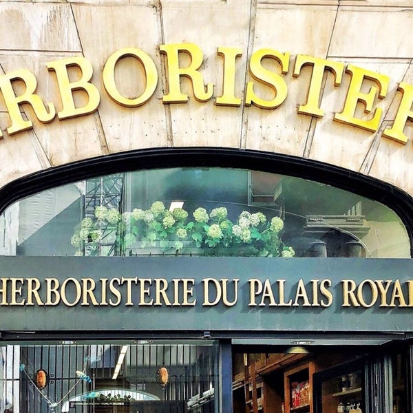 Das Foto wurde bei Herboristerie du Palais Royal von Business o. am 5/8/2020 aufgenommen