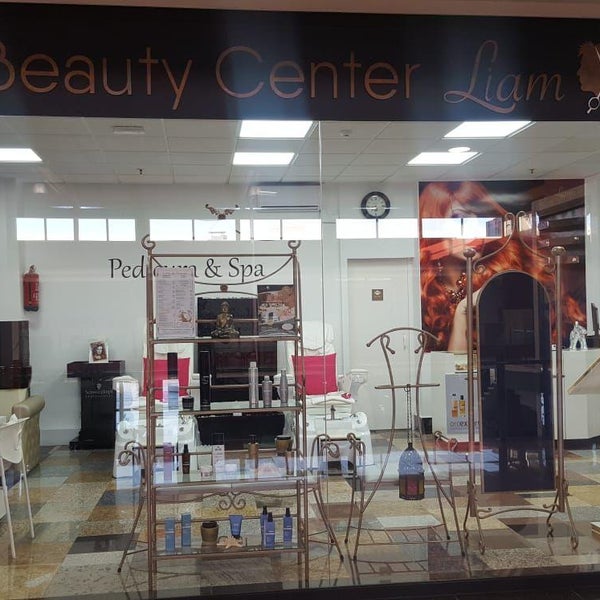 Foto tirada no(a) Centro de Belleza Liam por Business o. em 2/16/2020