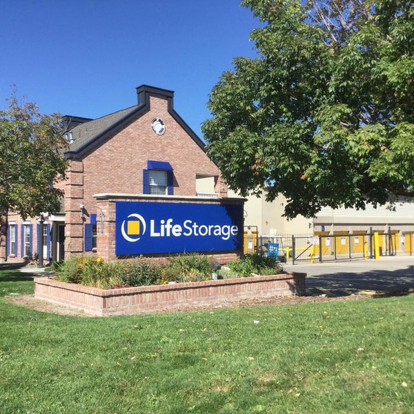 Life Storage Storage Facility