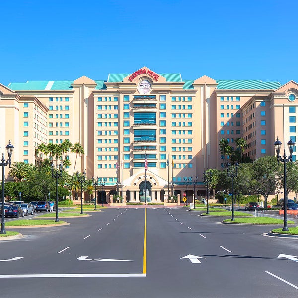 Foto diambil di The Florida Hotel &amp; Conference Center oleh Business o. pada 10/8/2019