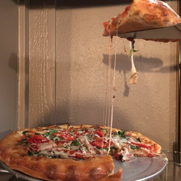 Снимок сделан в The Well Pizza &amp; Bar пользователем Business o. 10/23/2019