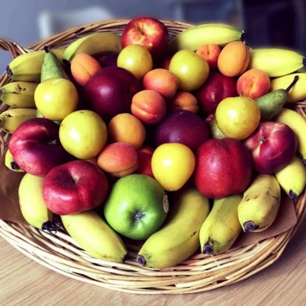 Когда будет день фруктов. 4 июля - день фруктовых салатов картинки. Какие фрукты мене сладкие. Когда будет день фруктов. Плод ягода.