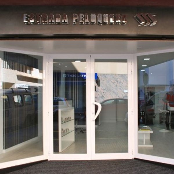 รูปภาพถ่ายที่ Estrada Peluquero Ibiza โดย Business o. เมื่อ 6/17/2020