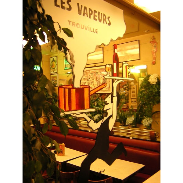 Photo taken at Les Vapeurs by Business o. on 2/20/2020