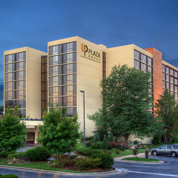 รูปภาพถ่ายที่ University Plaza Hotel And Convention Center Springfield โดย Business o. เมื่อ 10/11/2019