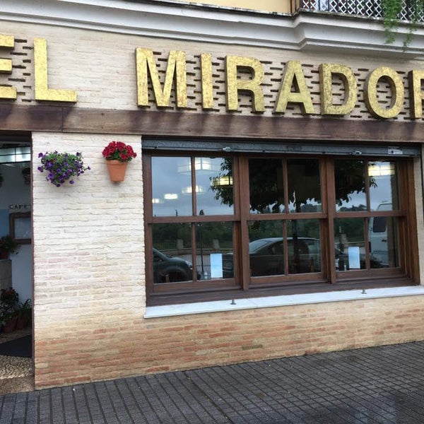 Das Foto wurde bei Restaurante El Mirador von Business o. am 6/18/2020 aufgenommen