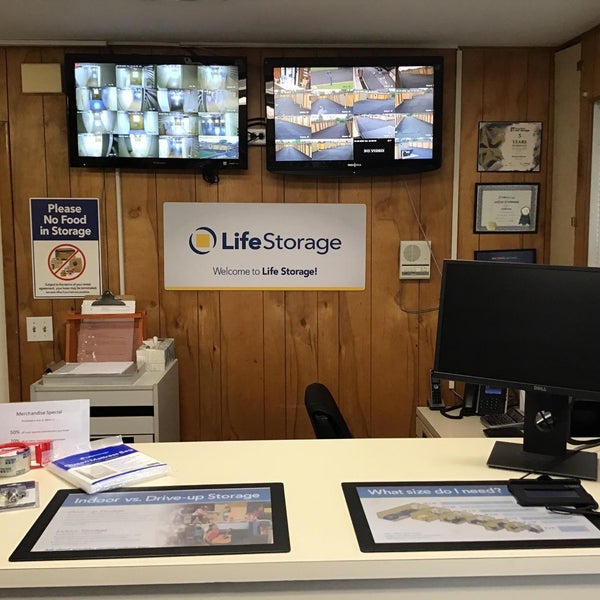 Life Storage - Storage Facility
