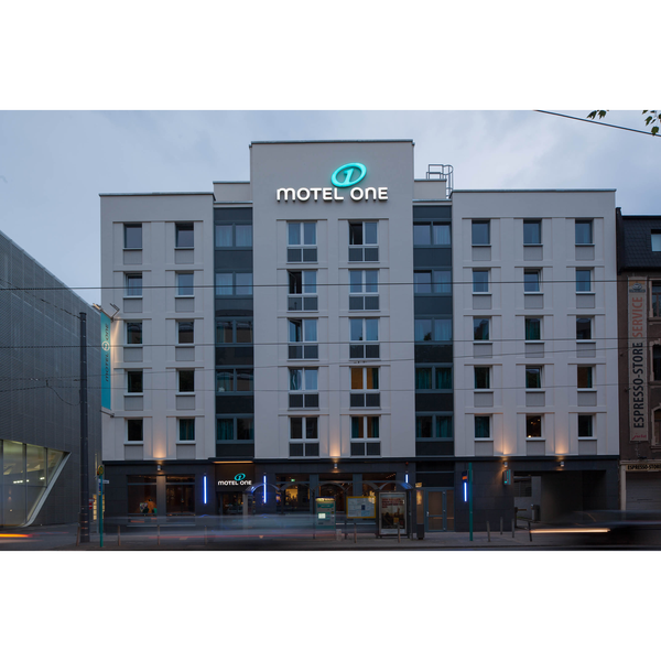 รูปภาพถ่ายที่ Motel One Frankfurt-East Side โดย Business o. เมื่อ 2/8/2018