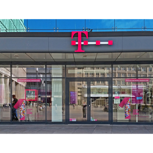 Das Foto wurde bei Telekom Shop Berlin Mitte von Business o. am 4/11/2017 aufgenommen