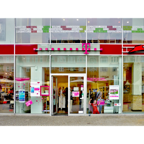 Foto tirada no(a) Telekom Shop Berlin-Steglitz por Business o. em 4/11/2017