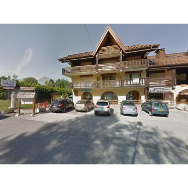 шина машины. переобувка на летнюю резину. хранение колес. хранение колес в гараже. Tire fesses.