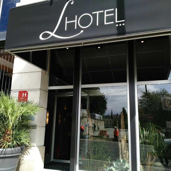 Foto tirada no(a) L&#39;HOTEL por Business o. em 6/8/2020
