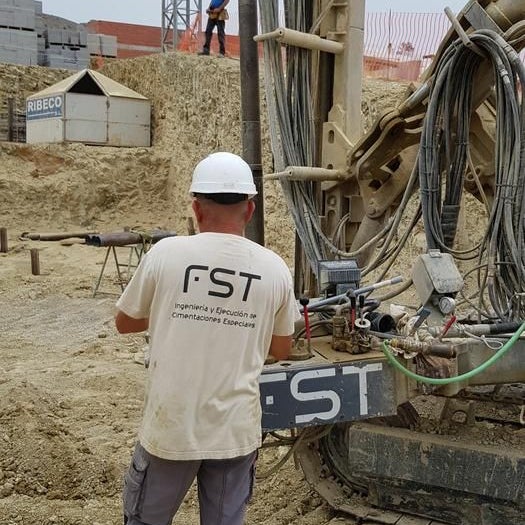 รูปภาพถ่ายที่ FST Ingeniería โดย Business o. เมื่อ 7/10/2020