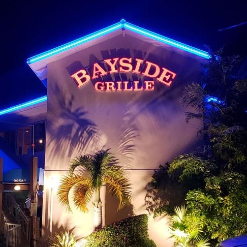 Das Foto wurde bei Bayside Sunset Bar, Key Largo von Business o. am 8/2/2019 aufgenommen