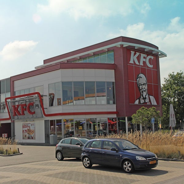 Foto diambil di KFC oleh Business o. pada 5/12/2020