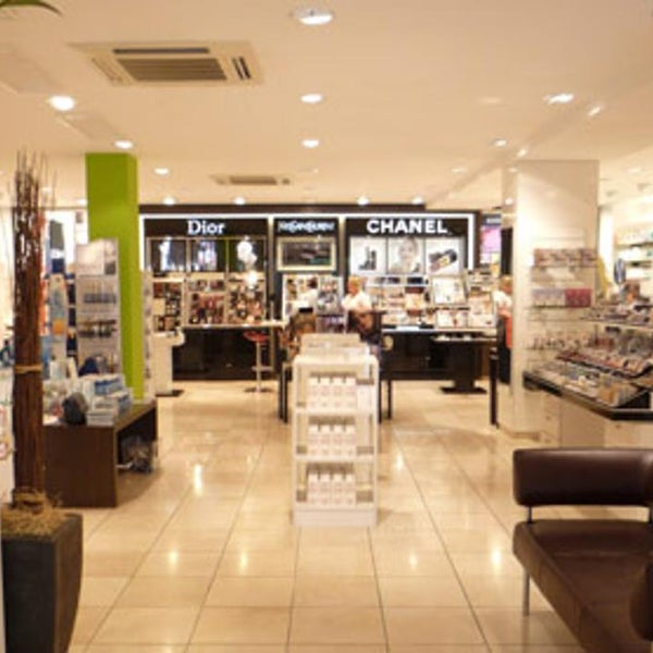 magasin parfumerie douglas